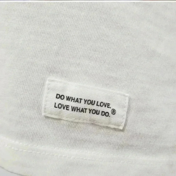 NWT Life is Good Heart Pride Rainbow Tee - Picture 3 of 9